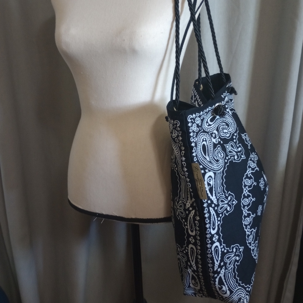 Black and White Paisley Tote Bag - Picture 2 of 4
